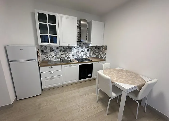 Apartamento Di Nuova Ristrutturazione A C169 *