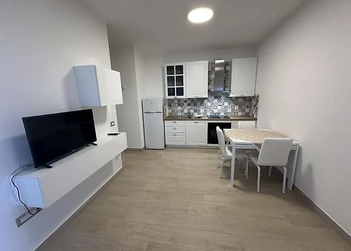 Di Nuova Ristrutturazione A C169 Apartamento *